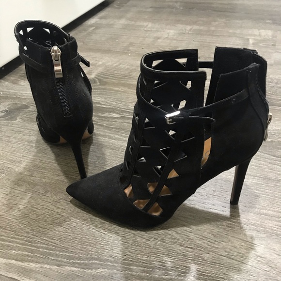 Report Shoes - Report cut out heels 👠